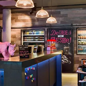 *** Hotel Moxy Frankfurt East Duitsland