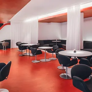 Hotell Q!, Berlin