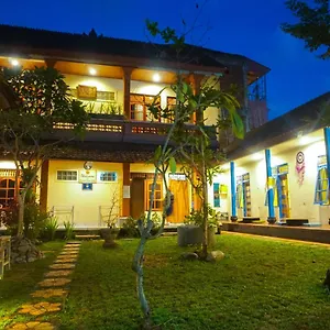 https://damuh-guest-house.ubudhotelsnow.com